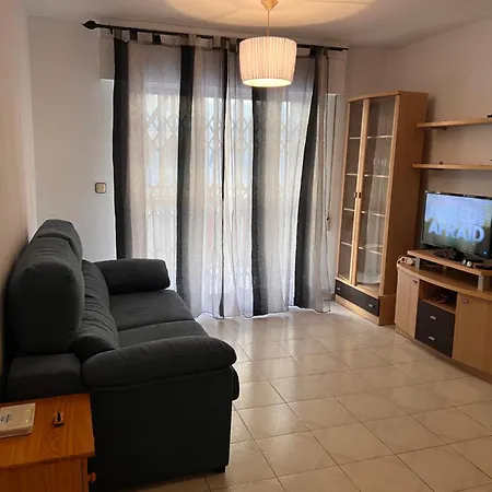 Big One Bedroom Next To Beach. Apartment