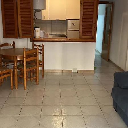Big One Bedroom Next To Beach. Apartment *